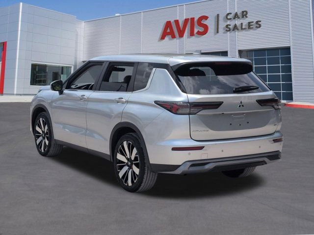 Used 2025 Mitsubishi Outlander SE FWD image 9
