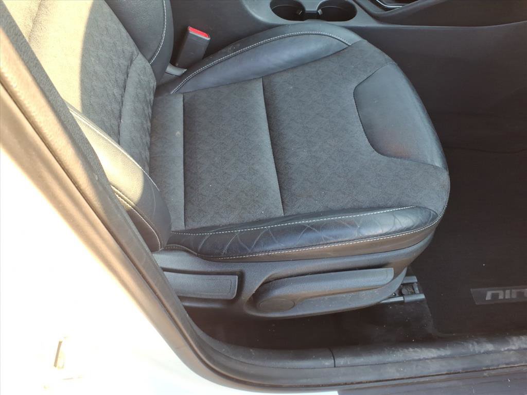 Used 2019 Kia Niro EX image 17