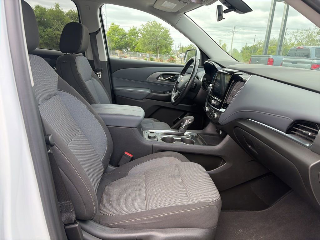 Used 2021 Chevrolet Traverse LT image 9