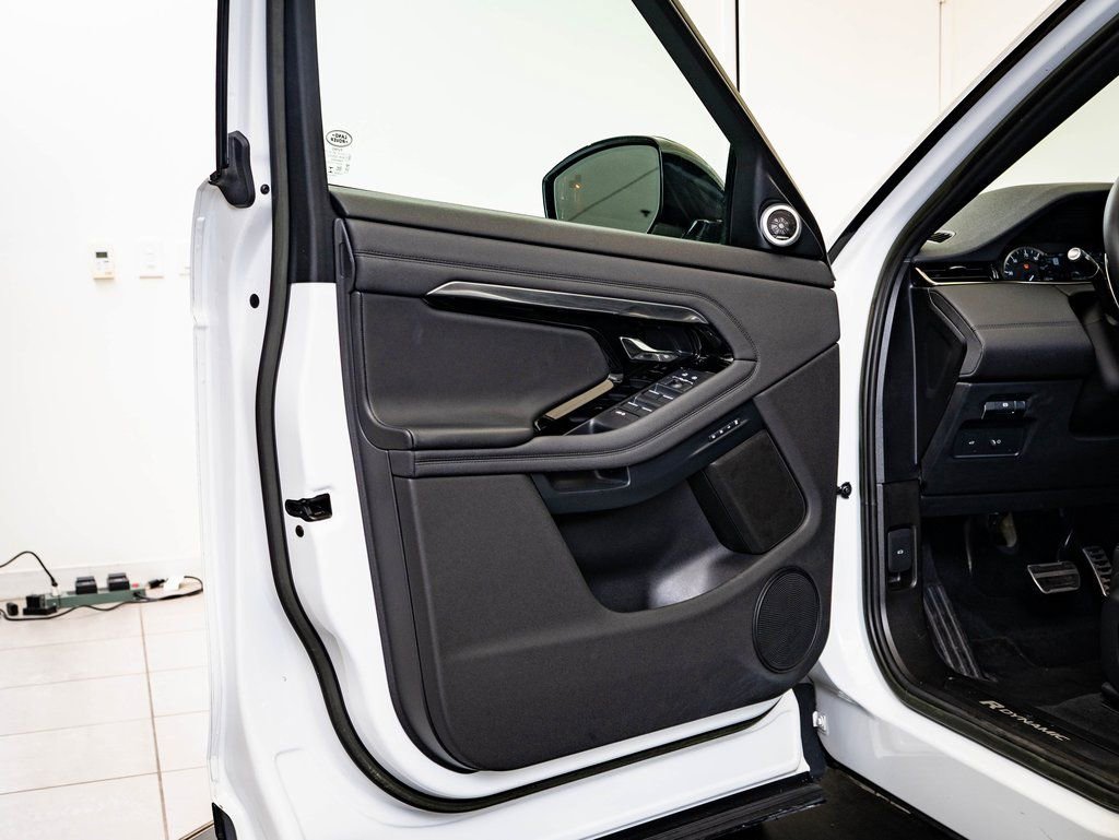 Used 2023 Land Rover Range Rover Evoque R-Dynamic SE image 26