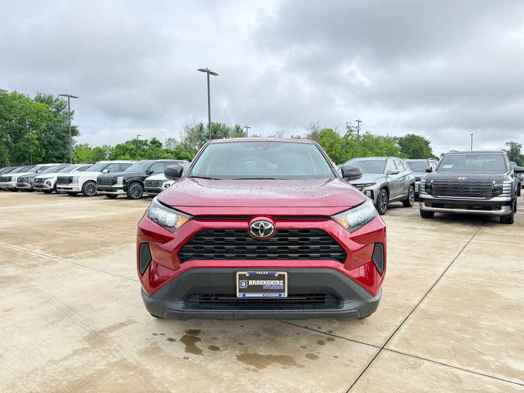 Used 2022 Toyota RAV4 LE FWD image 2