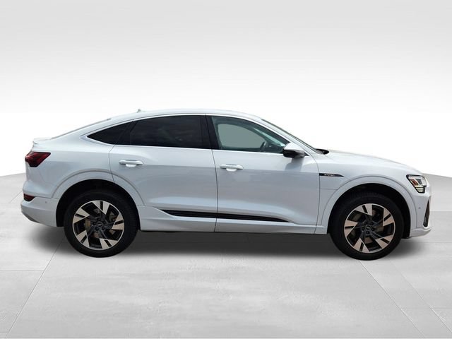 Used 2022 Audi e-tron Premium Plus AWD/4WD image 6