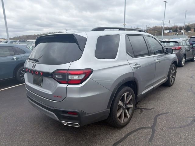 Used 2023 Honda Pilot Elite image 2