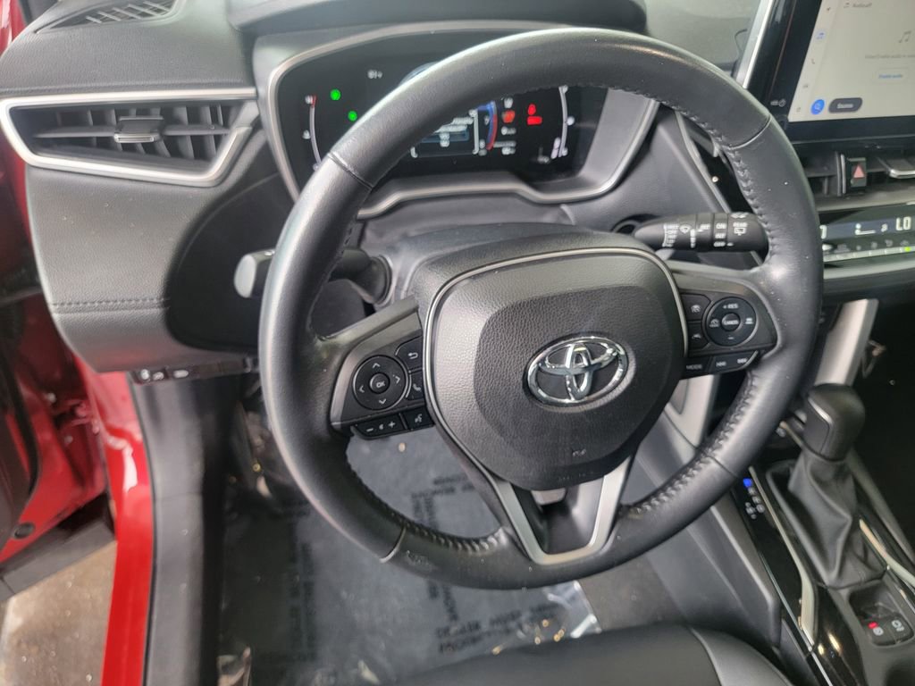 Used 2023 Toyota Corolla Cross XLE w/ Convenience Package AWD/4WD image 17