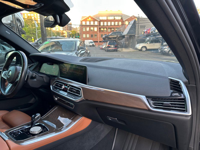 Used 2019 BMW X5 xDrive40i w/ M Sport Package image 27