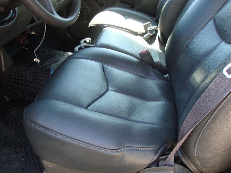 Used 2004 Chevrolet Silverado 3500 2WD Regular Cab image 3