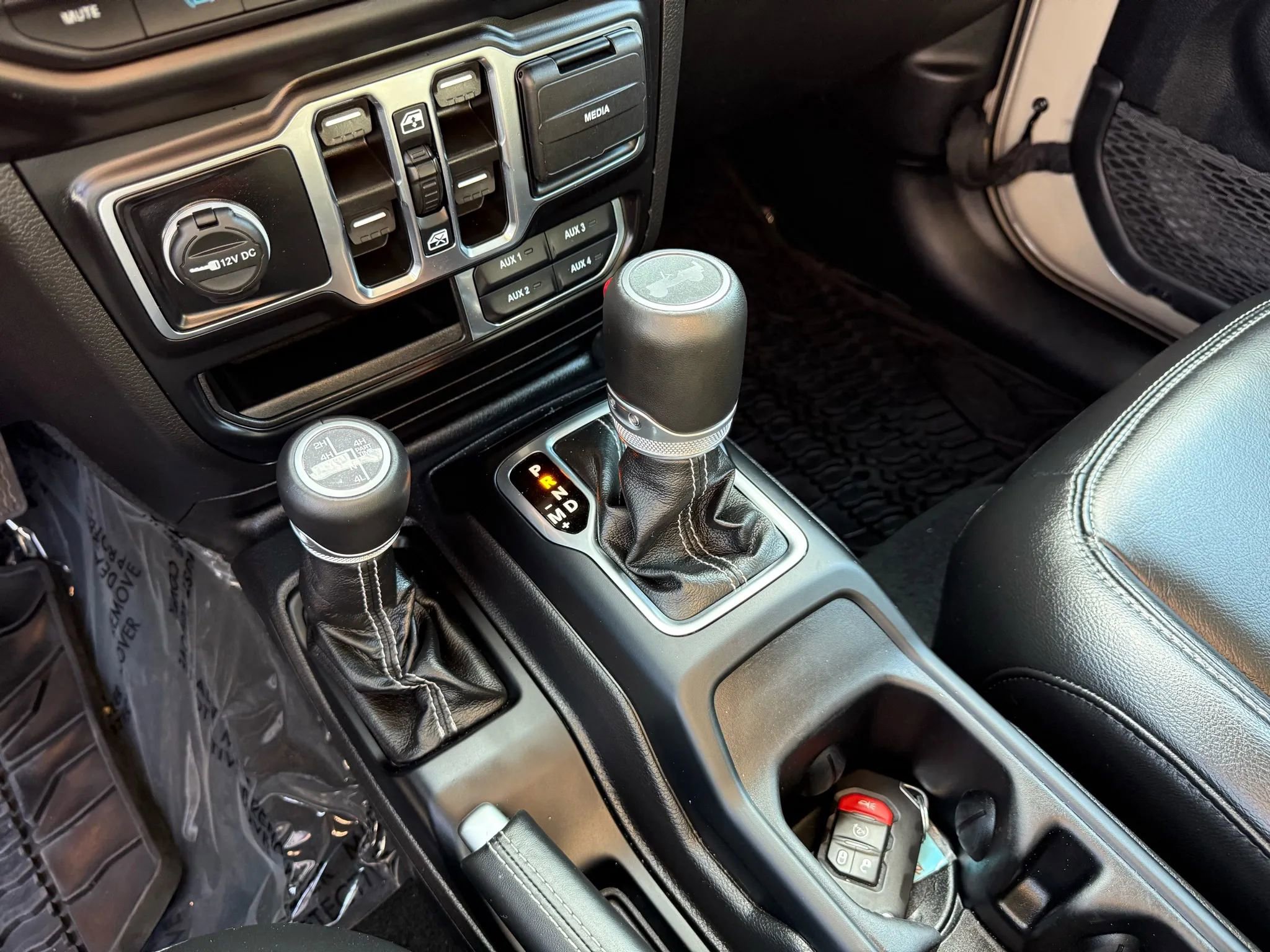Used 2022 Jeep Wrangler Unlimited Sahara w/ Cold Weather Group image 21