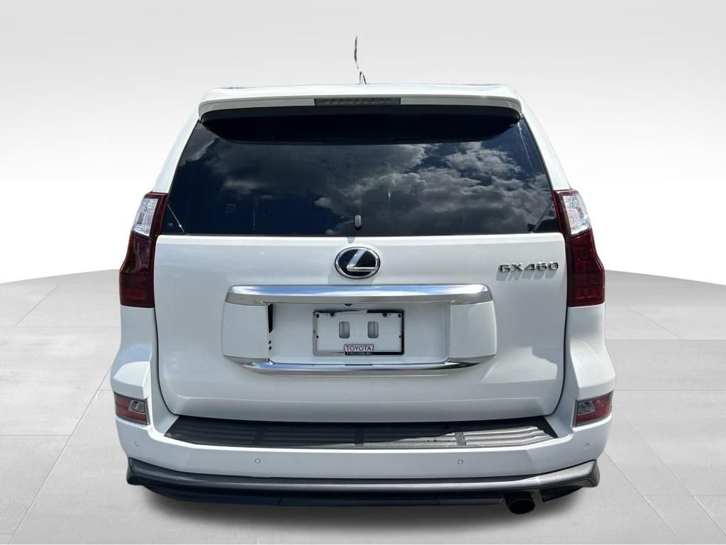 Used 2022 Lexus GX 460 Luxury w/ Sport Design Package AWD/4WD image 4