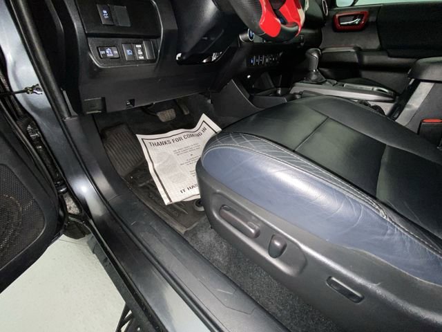 Used 2022 Toyota Tacoma TRD Off-Road w/ TRD Premium Off Road Package RWD image 12