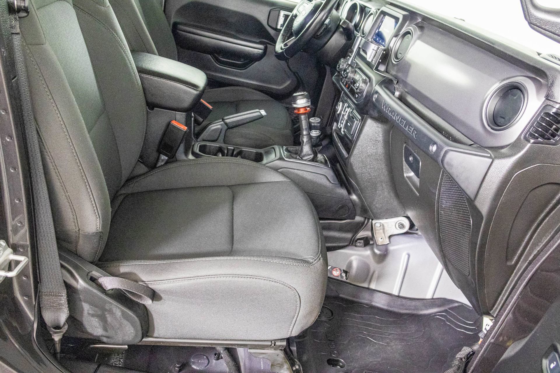 Used 2021 Jeep Wrangler Unlimited Sport image 39