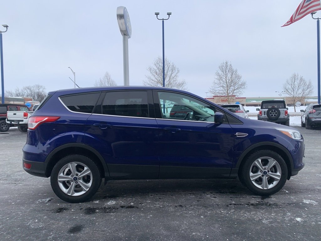 Used 2016 Ford Escape SE image 2