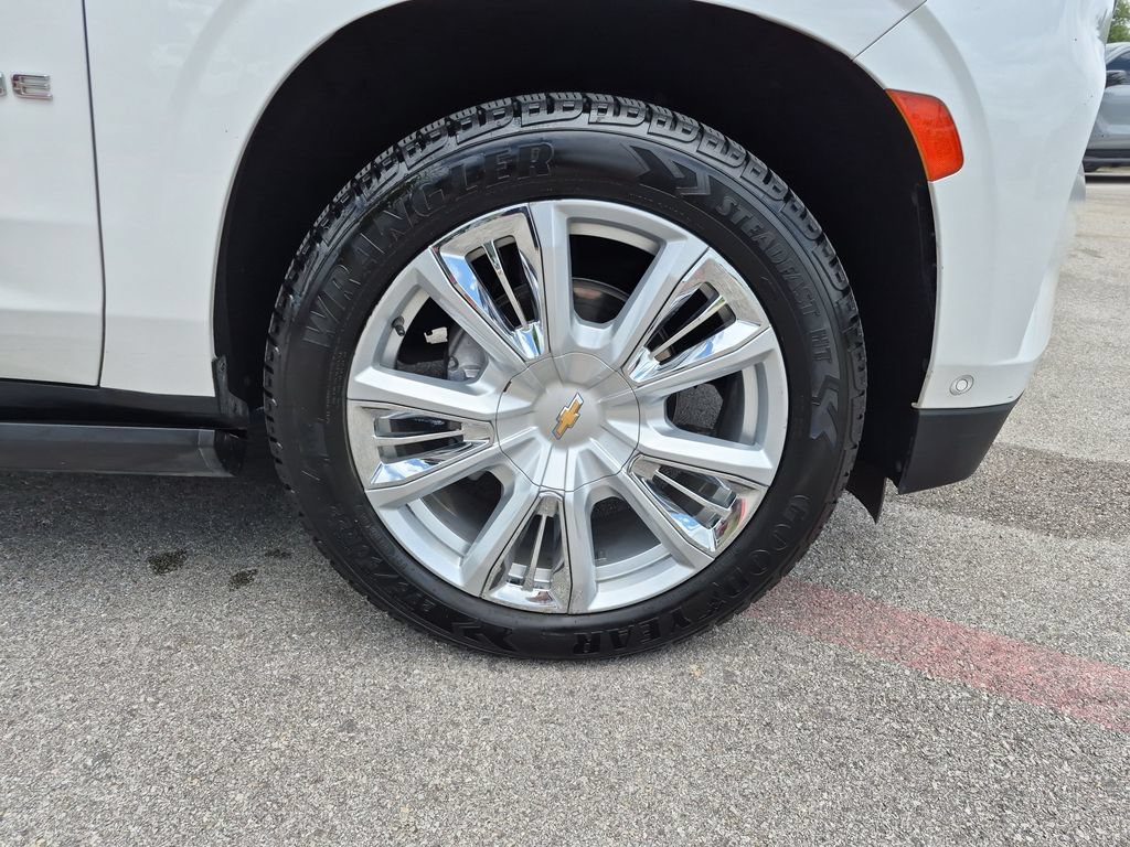 Used 2023 Chevrolet Tahoe High Country w/ Advanced Technology Package AWD/4WD image 17