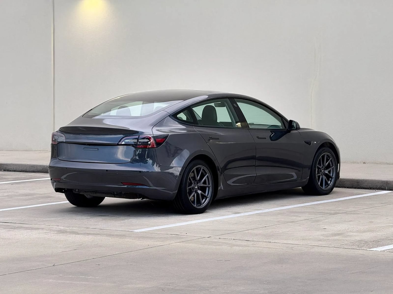 Used 2021 Tesla Model 3 Standard Range Plus RWD image 7