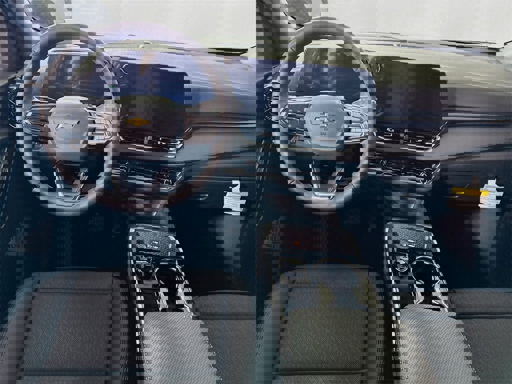 New 2026 Chevrolet Equinox LT w/ Convenience Package II image 2