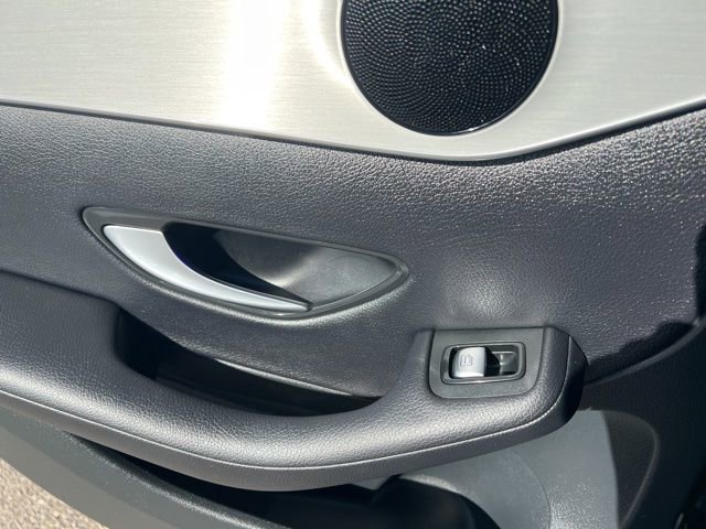 Used 2021 Mercedes-Benz GLC 300 4MATIC image 21