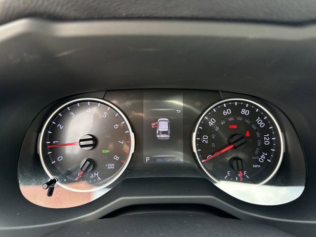 Used 2021 Toyota RAV4 XLE w/ Convenience Package FWD image 15