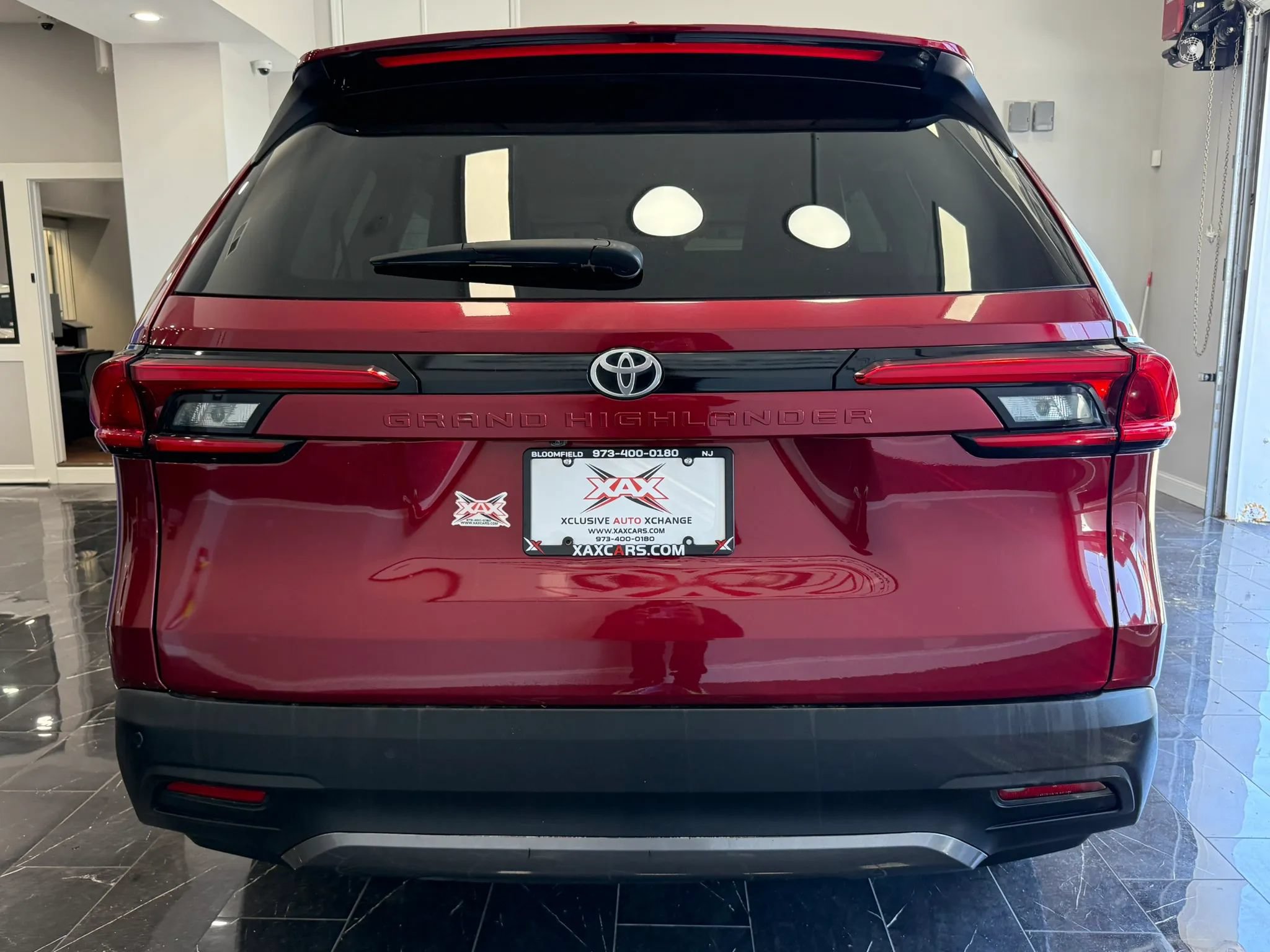 Used 2024 Toyota Grand Highlander AWD image 5