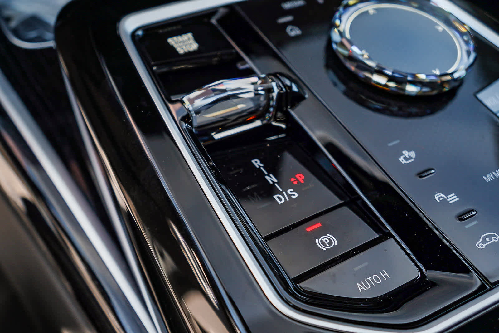 New 2026 BMW 740i image 21