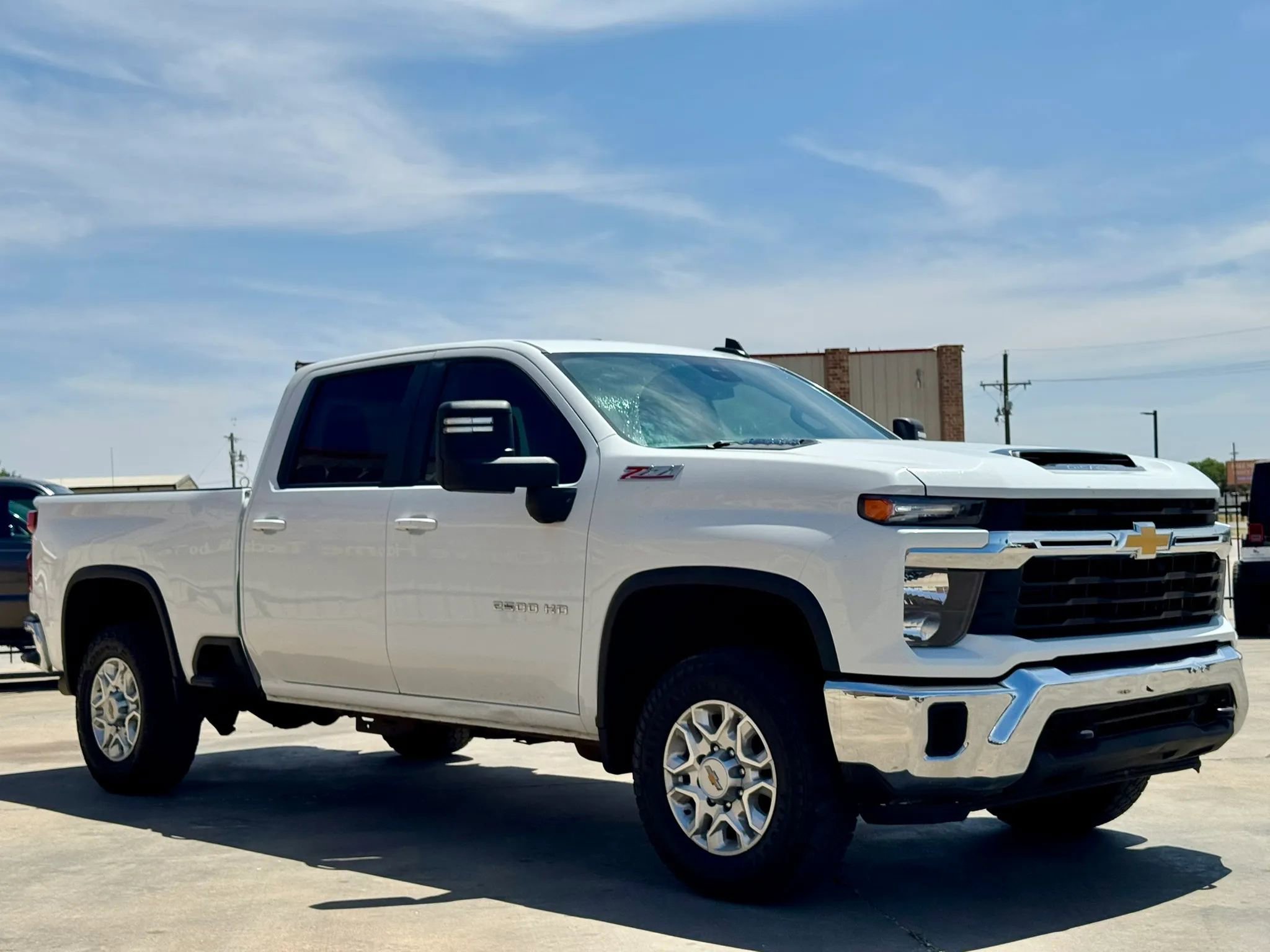 Used 2024 Chevrolet Silverado 2500 LT AWD/4WD image 4