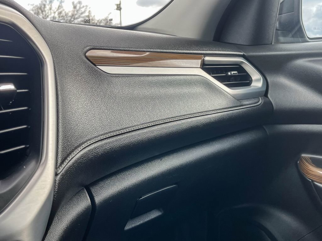 Used 2020 GMC Acadia SLE image 52