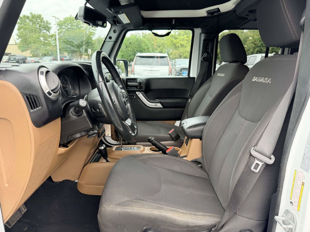 Used 2017 Jeep Wrangler Unlimited Sahara AWD/4WD image 15