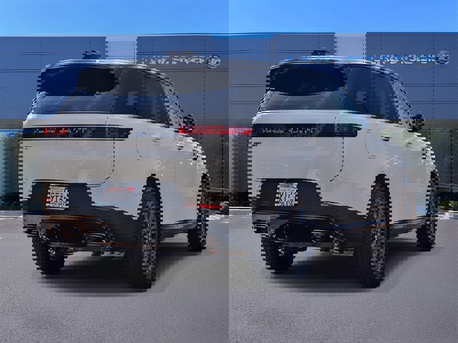 Certified 2025 Land Rover Range Rover Sport SE image 4