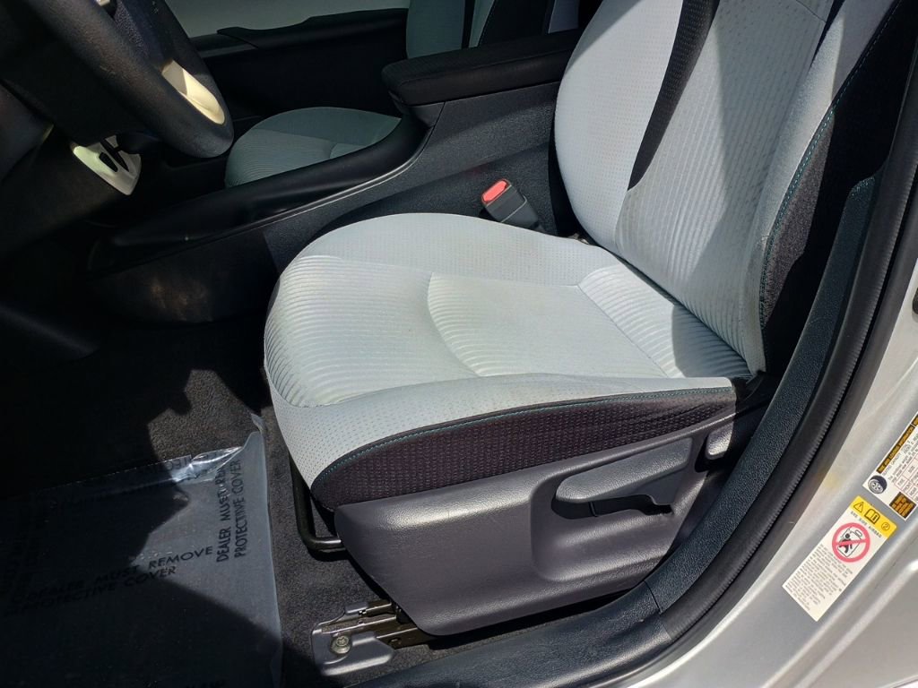 Used 2018 Toyota Prius Two FWD image 12