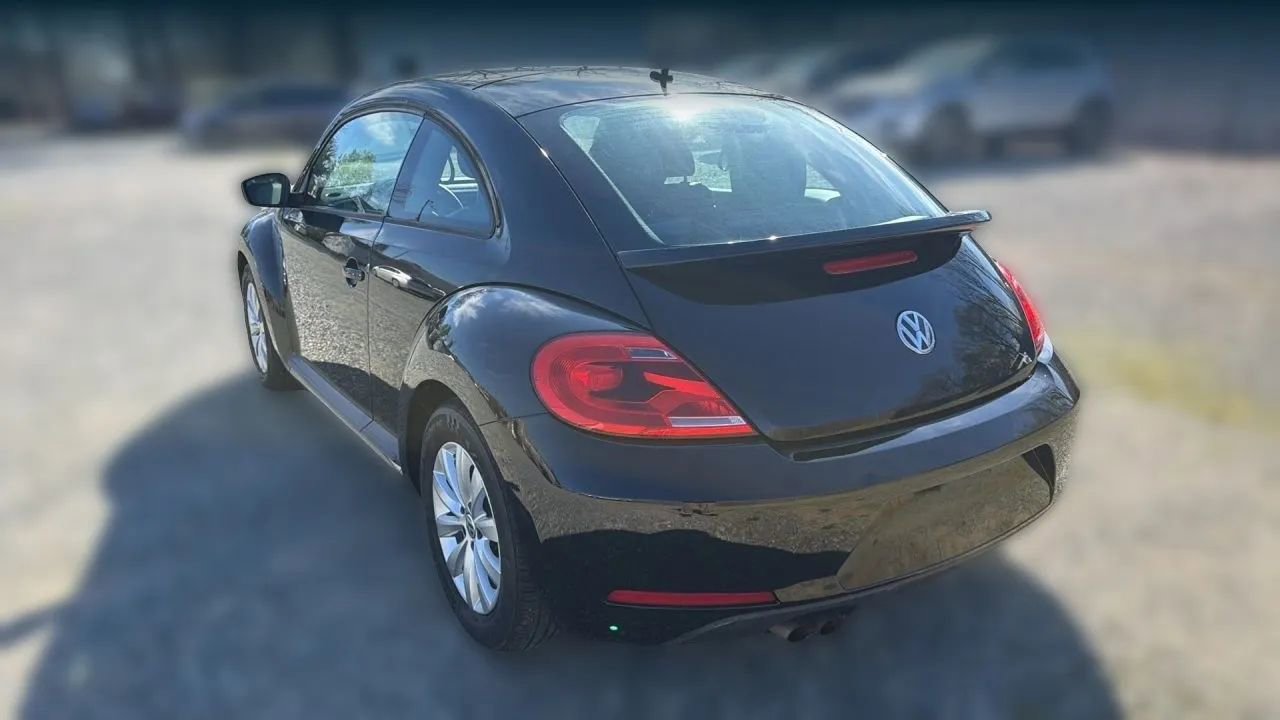 Used 2015 Volkswagen Beetle 1.8T FWD image 26