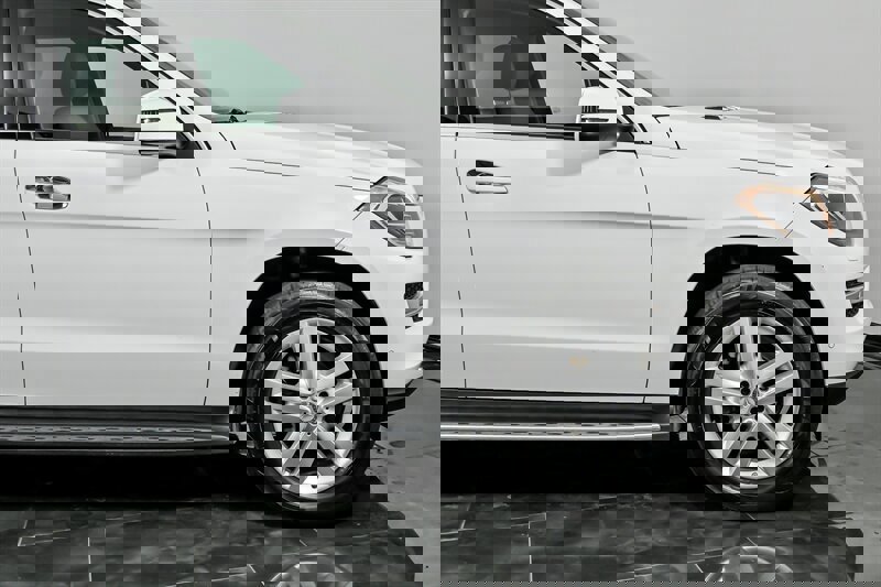 Used 2016 Mercedes-Benz GL 320 BlueTEC 4MATIC image 11