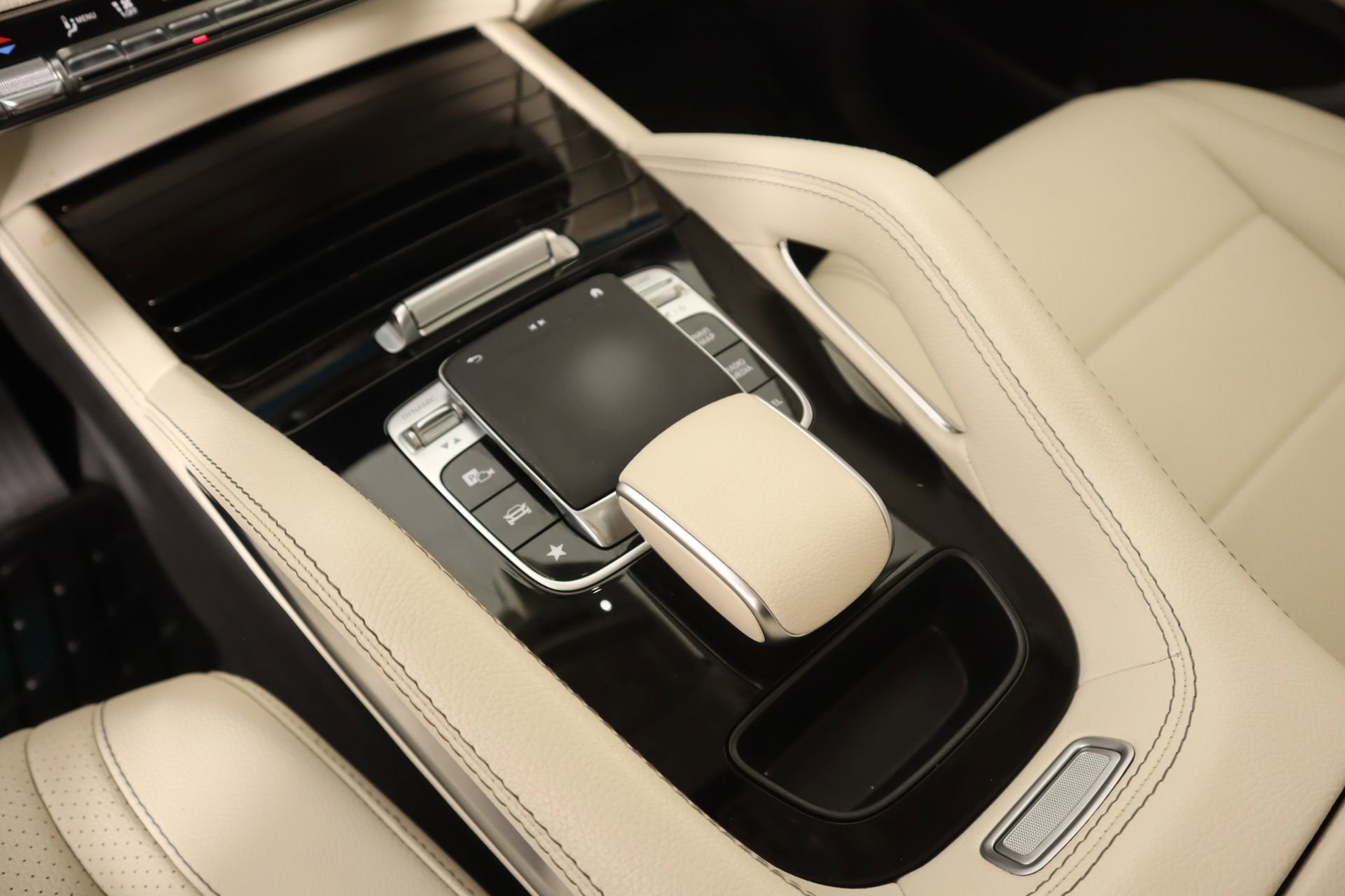 Used 2020 Mercedes-Benz GLE 350 4MATIC image 8