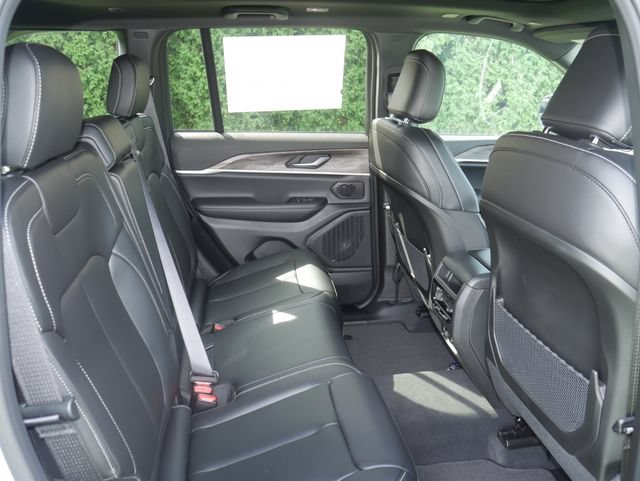 New 2027 Jeep Grand Cherokee Limited AWD/4WD image 26