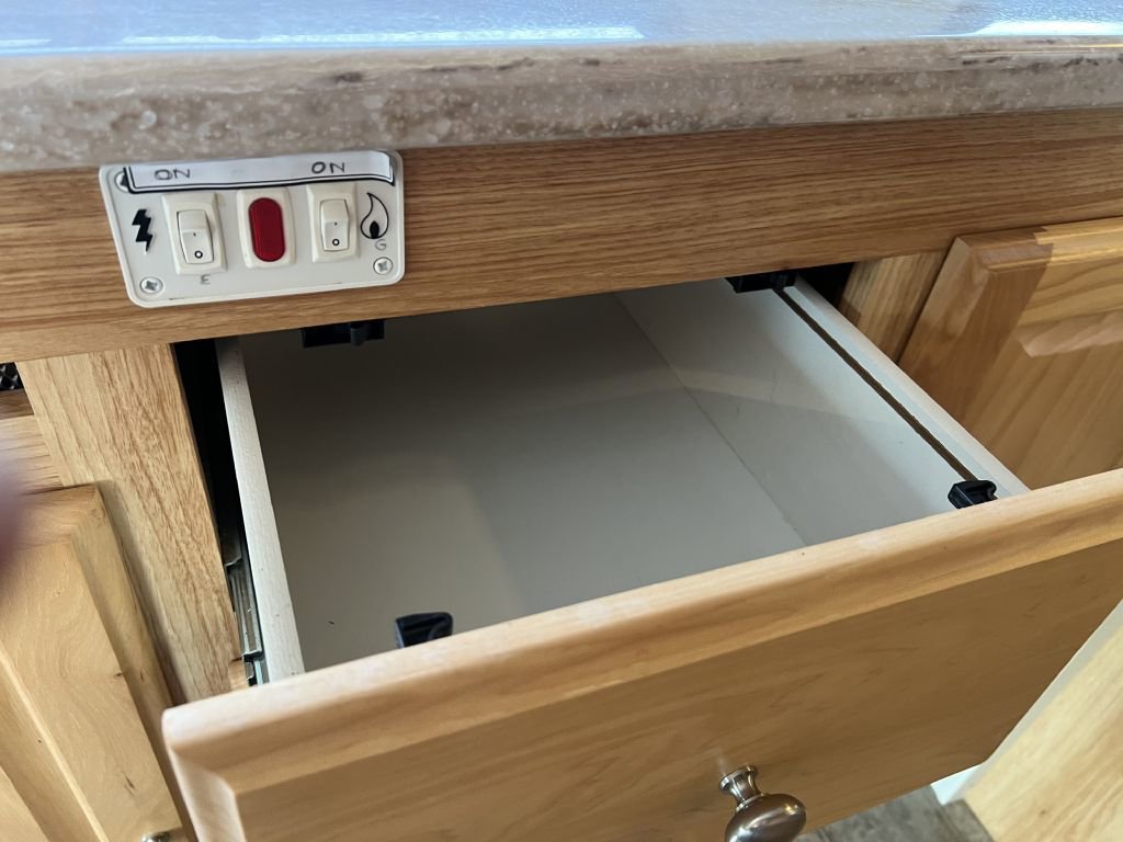 Used 2017 Ford E-450 and Econoline 450 Super Duty w/ Motorhome Prep Package image 74