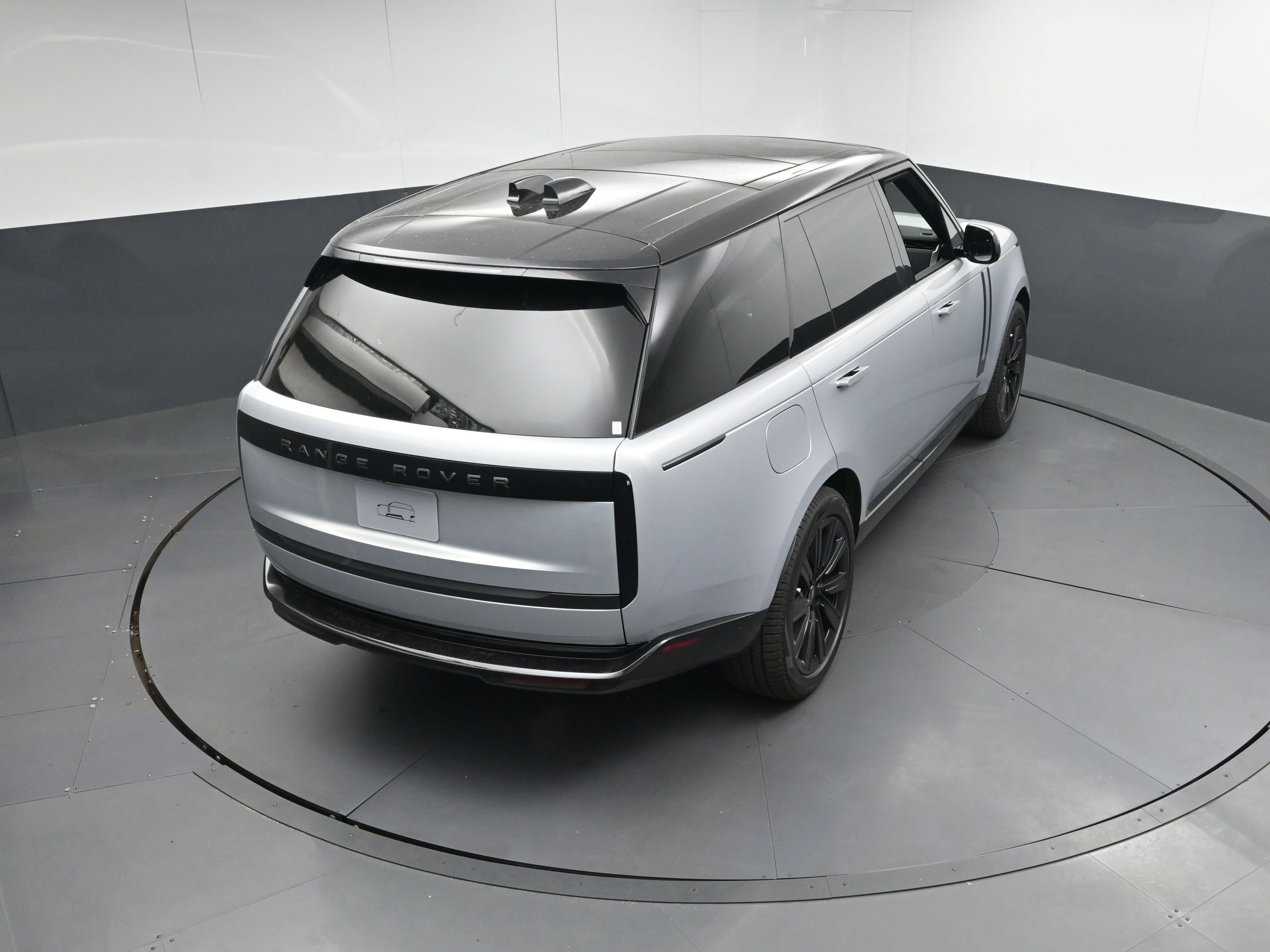 New 2025 Land Rover Range Rover Long Wheelbase SE image 34