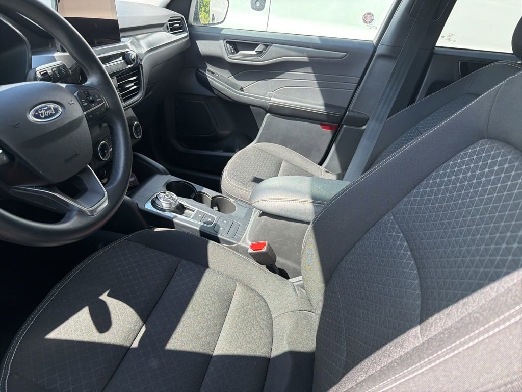 Used 2025 Ford Escape Active FWD image 9