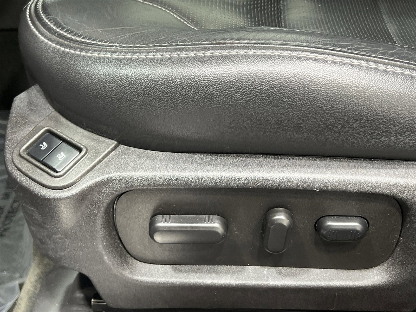 Used 2018 Ford Taurus Limited image 12