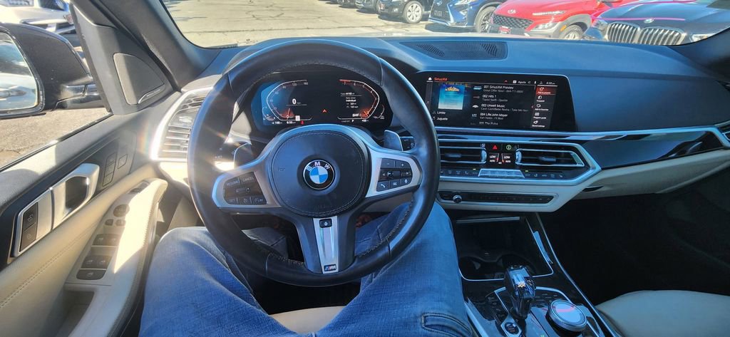 Used 2019 BMW X5 xDrive40i w/ M Sport Package image 2