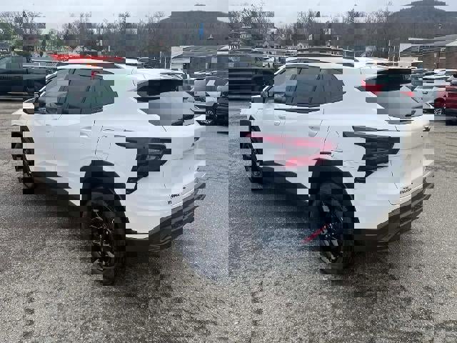 New 2026 Chevrolet Trax LT image 3