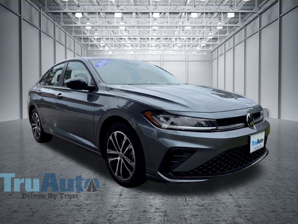 Used 2025 Volkswagen Jetta Sport FWD image 41