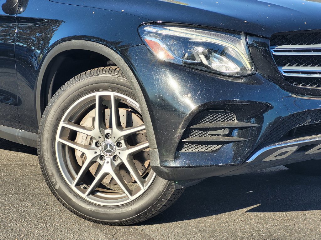Used 2018 Mercedes-Benz GLC 300 4MATIC image 3