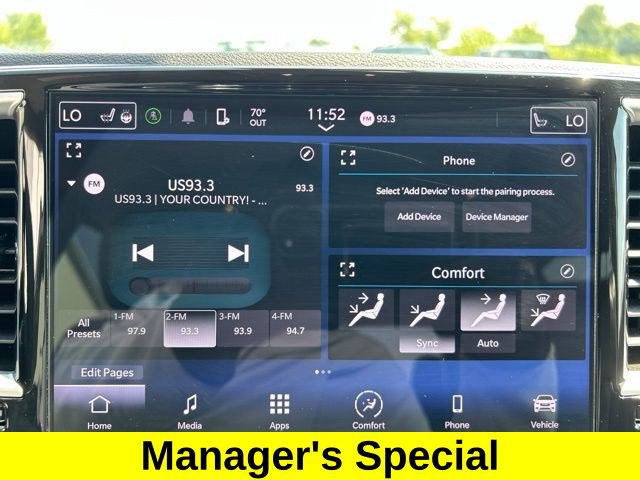 Used 2024 Chrysler Pacifica Touring-L FWD image 21