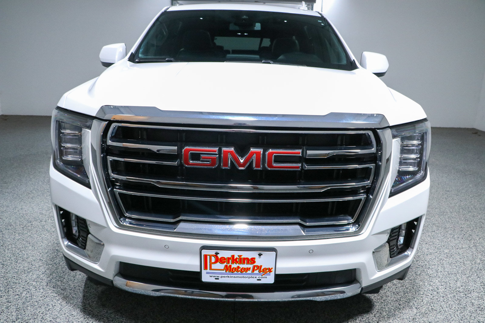 Used 2023 GMC Yukon XL SLT AWD/4WD image 4