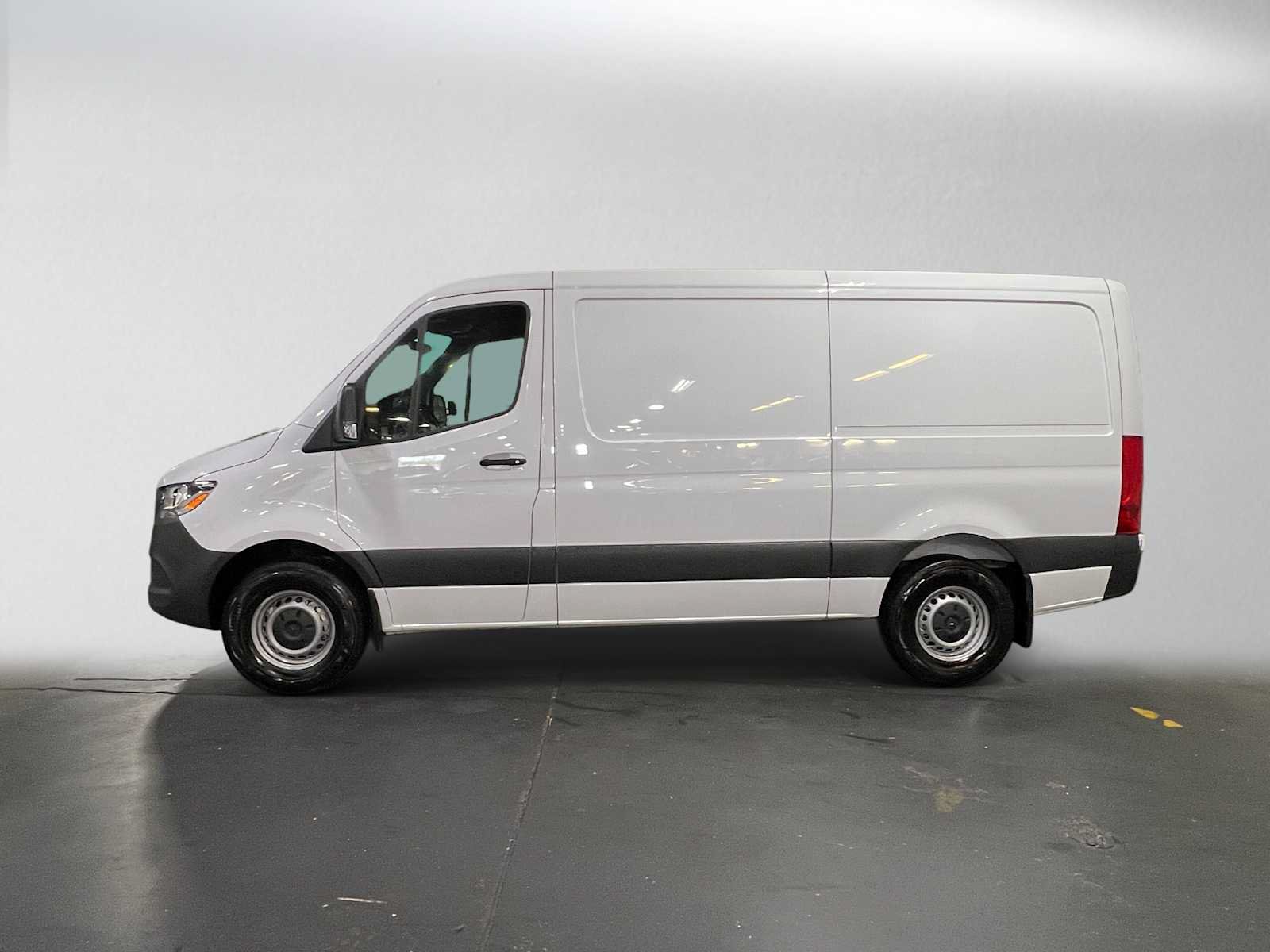 Used 2025 Mercedes-Benz Sprinter 2500 image 6