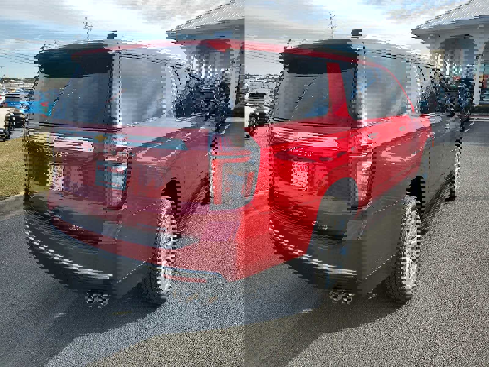 Certified 2024 Chevrolet Suburban Premier w/ Premium Package image 6