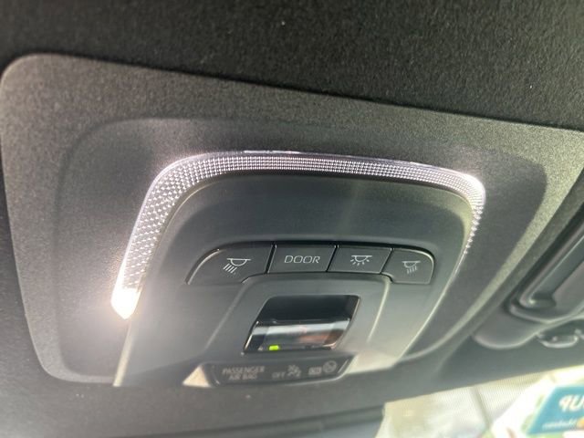 Used 2024 Toyota Corolla Cross SE image 28