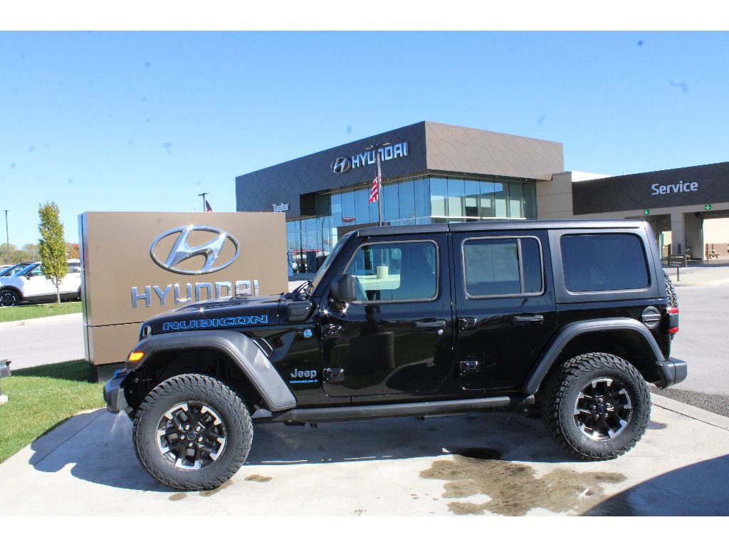 Used 2024 Jeep Wrangler Unlimited Rubicon 4xe w/ Technology Group AWD/4WD image 2