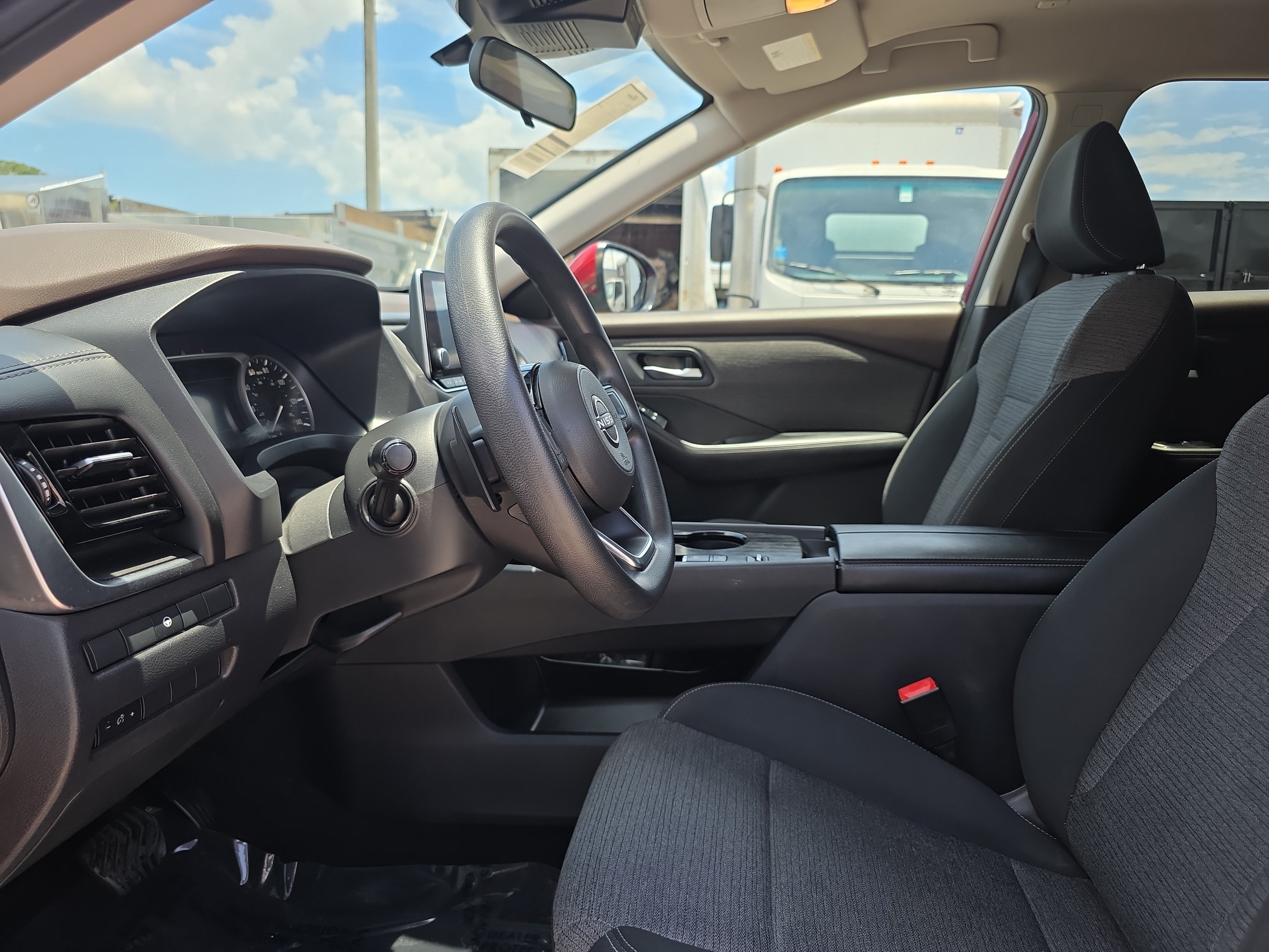 Used 2023 Nissan Rogue SV FWD image 24