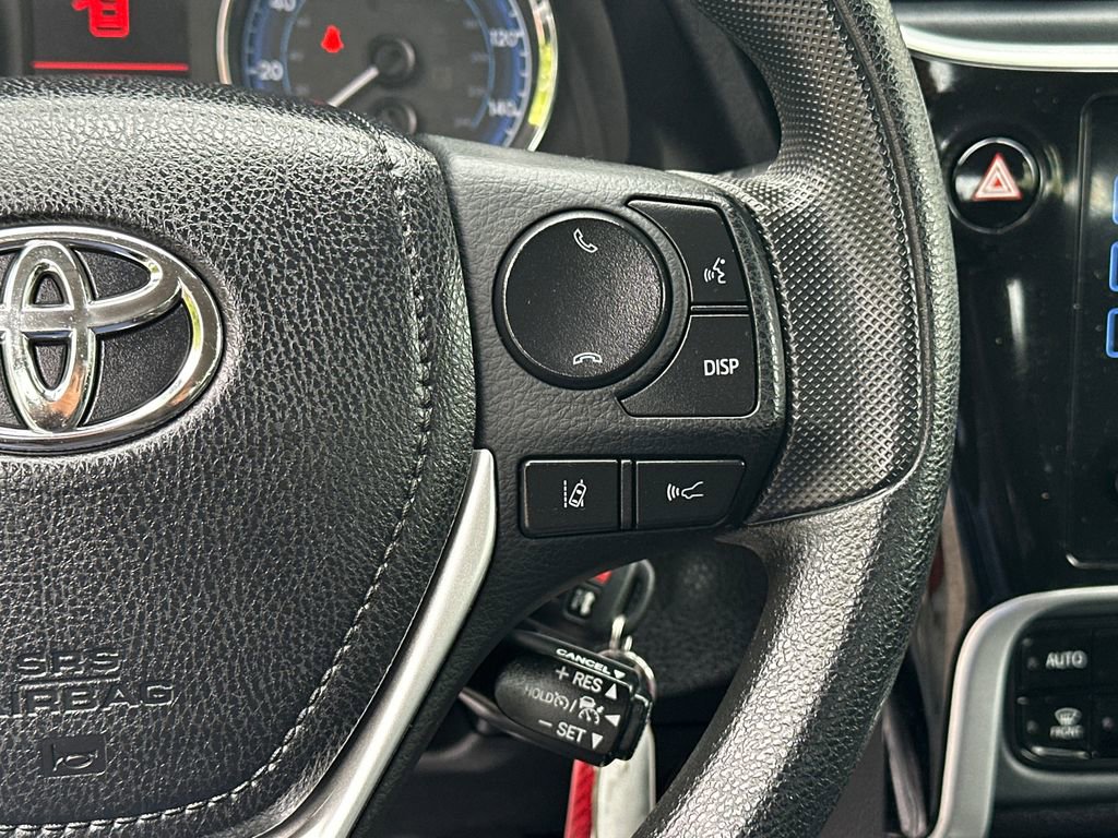 Used 2018 Toyota Corolla LE FWD image 21