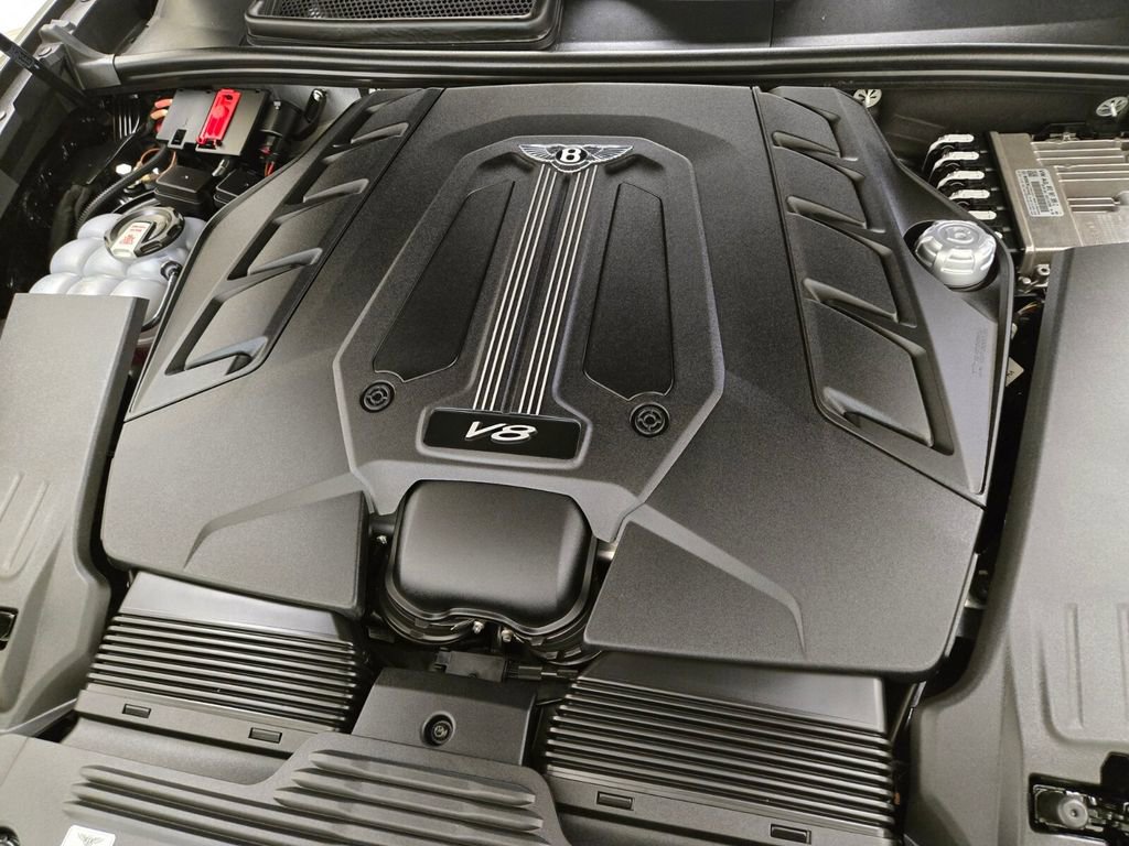Used 2024 Bentley Bentayga image 30