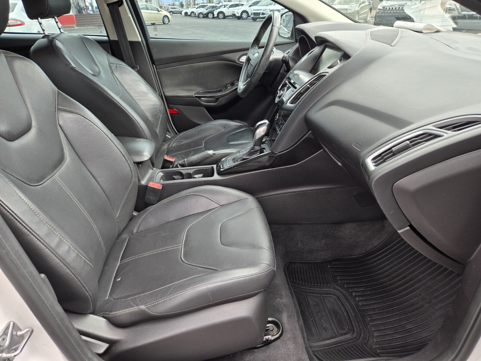 Used 2015 Ford Focus Titanium w/ Titanium Cold Weather Package FWD image 12