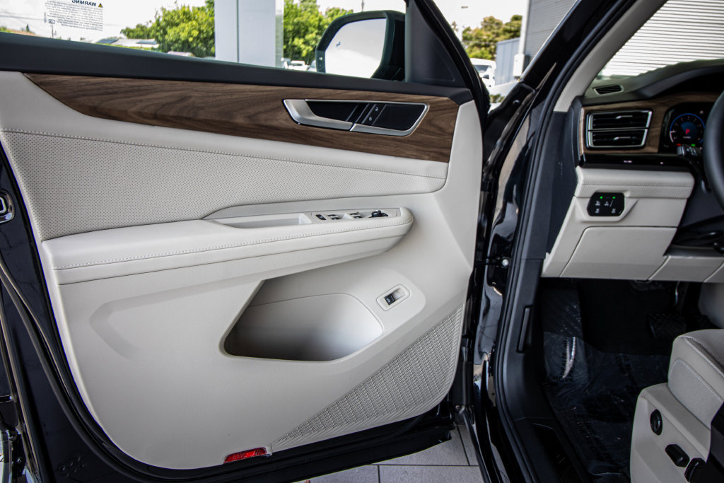 New 2026 Volkswagen Atlas SE FWD image 21